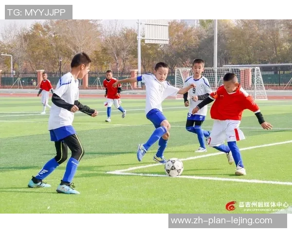 足球停戴的背后故事与影响探讨如何重塑球场文化与运动员形象 足球停戴的背后故事与影响探讨如何重塑球场文化与运动员形象